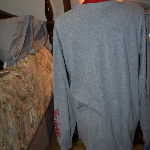 tee - Picture 3 of 5